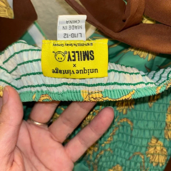 NWOT Unique Vintage Green Floral Retro Pinup Peplum Halter Blouse Top - Picture 5 of 6